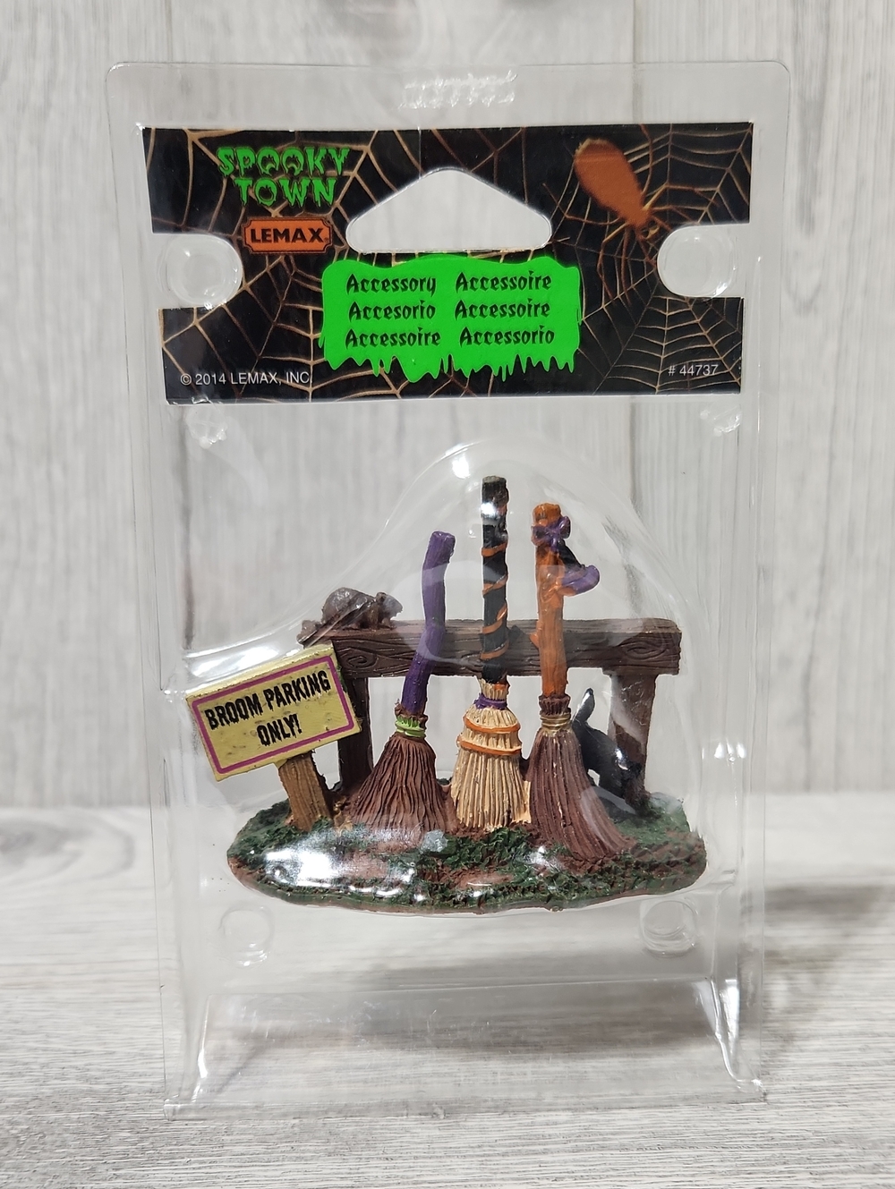 2014 Lemax Broom Parking Rack Spooky Town Village Accessory #44737